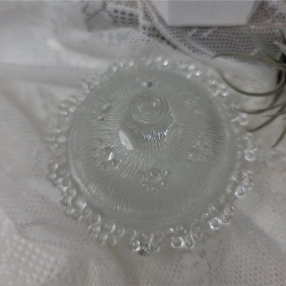 Adorable Covered Trinket Dish Vintage Clear Glass - Picture 6 of 9